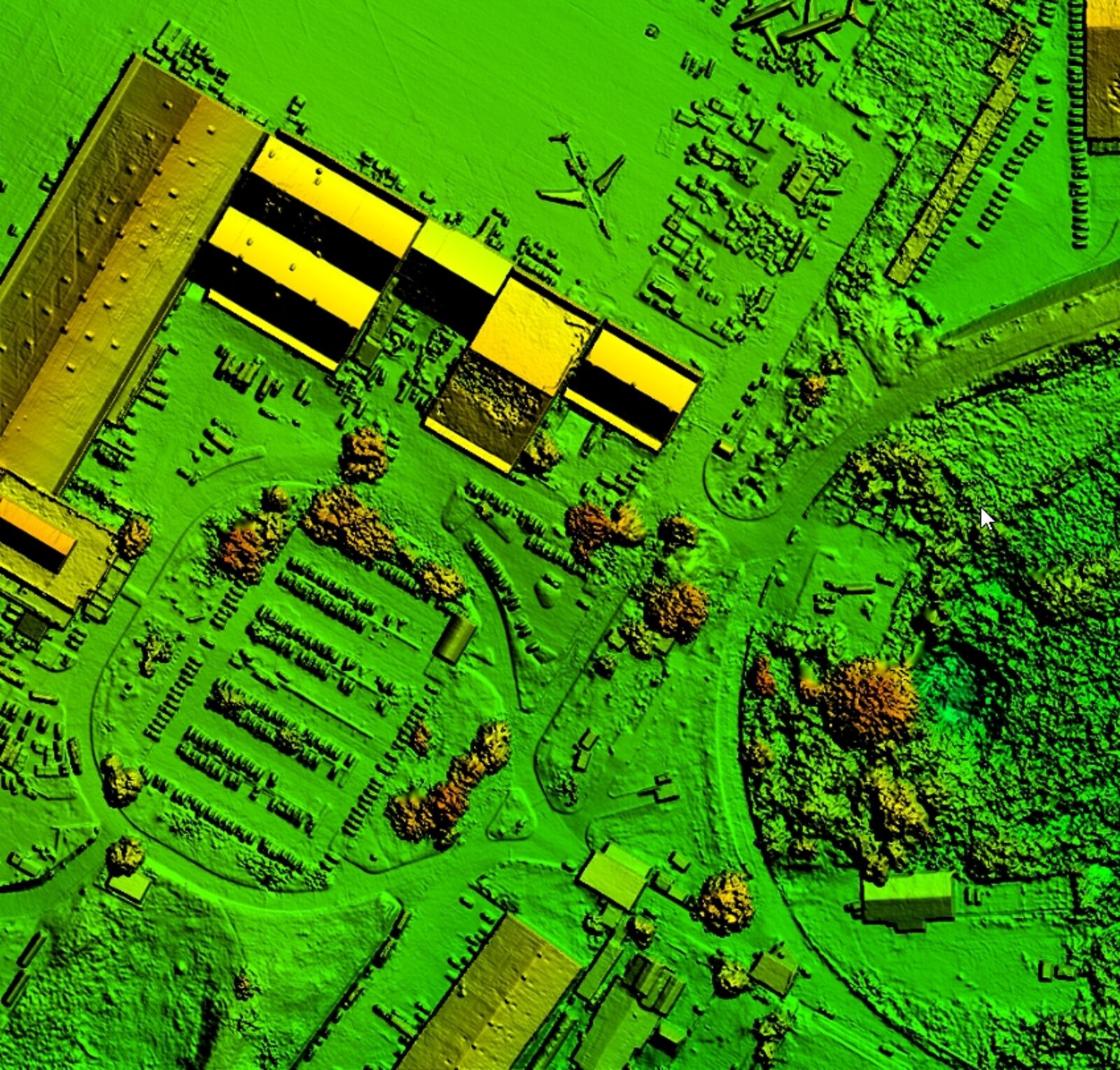 Modelo digital de elevación en tonos verdes con curvas de nivel sobre un terreno con vegetación